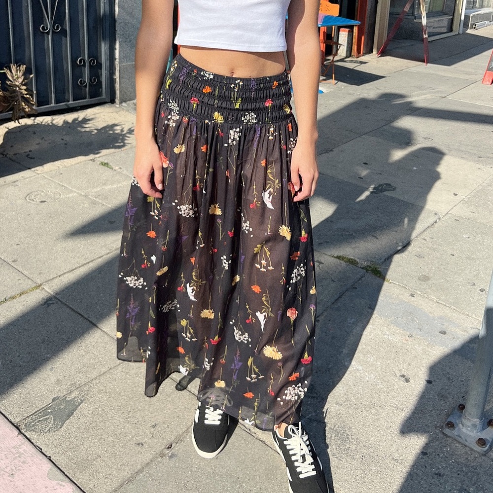 Lisa Says Gah Sheer Abigail Skirt Wildflower - Picture 4 of 11